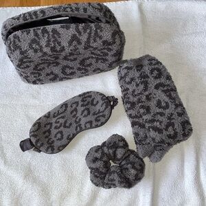 Barefoot dreams travel kit